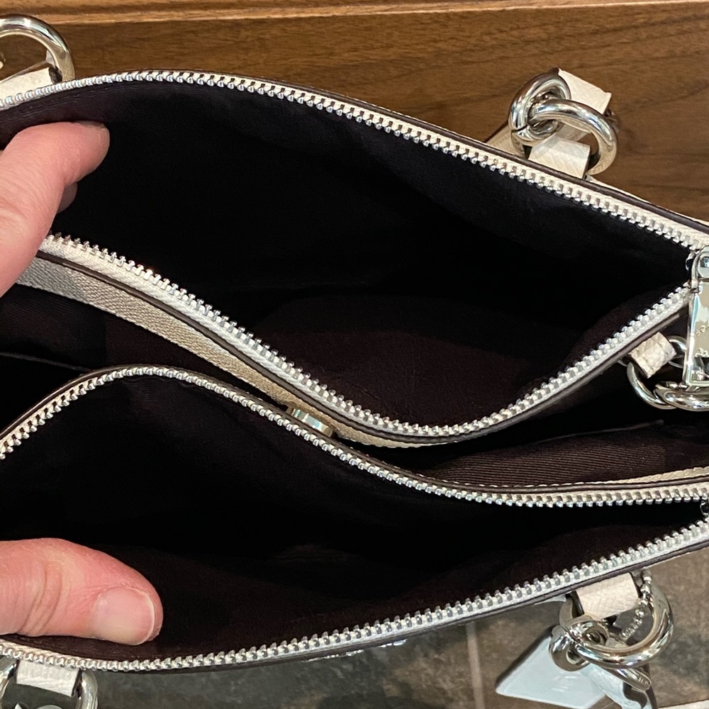 Coach 3 compartment bag white and silver - Picture 8 of 8